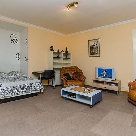 Apartment Triokhsviatytelskaya Street 3 Kiev Buitenkant foto