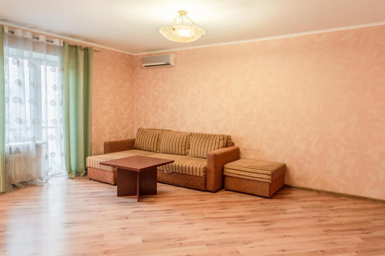 Apartment Triokhsviatytelskaya Street 3 Kiev Buitenkant foto