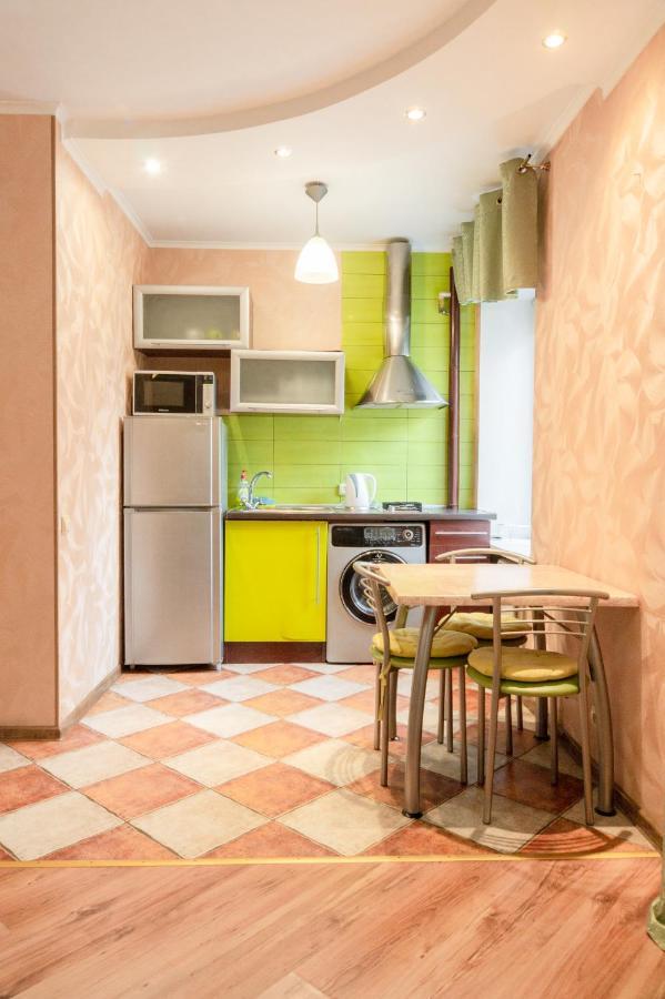 Apartment Triokhsviatytelskaya Street 3 Kiev Buitenkant foto