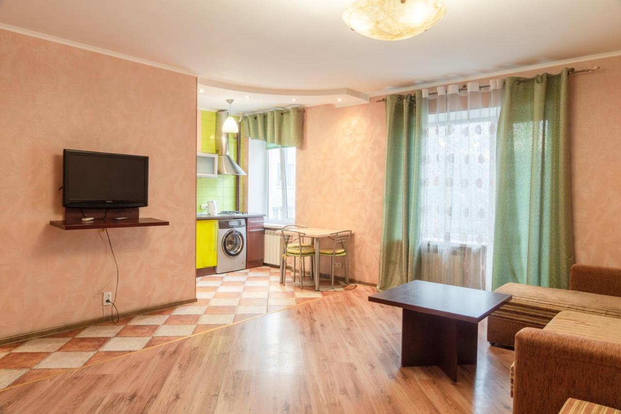 Apartment Triokhsviatytelskaya Street 3 Kiev Buitenkant foto