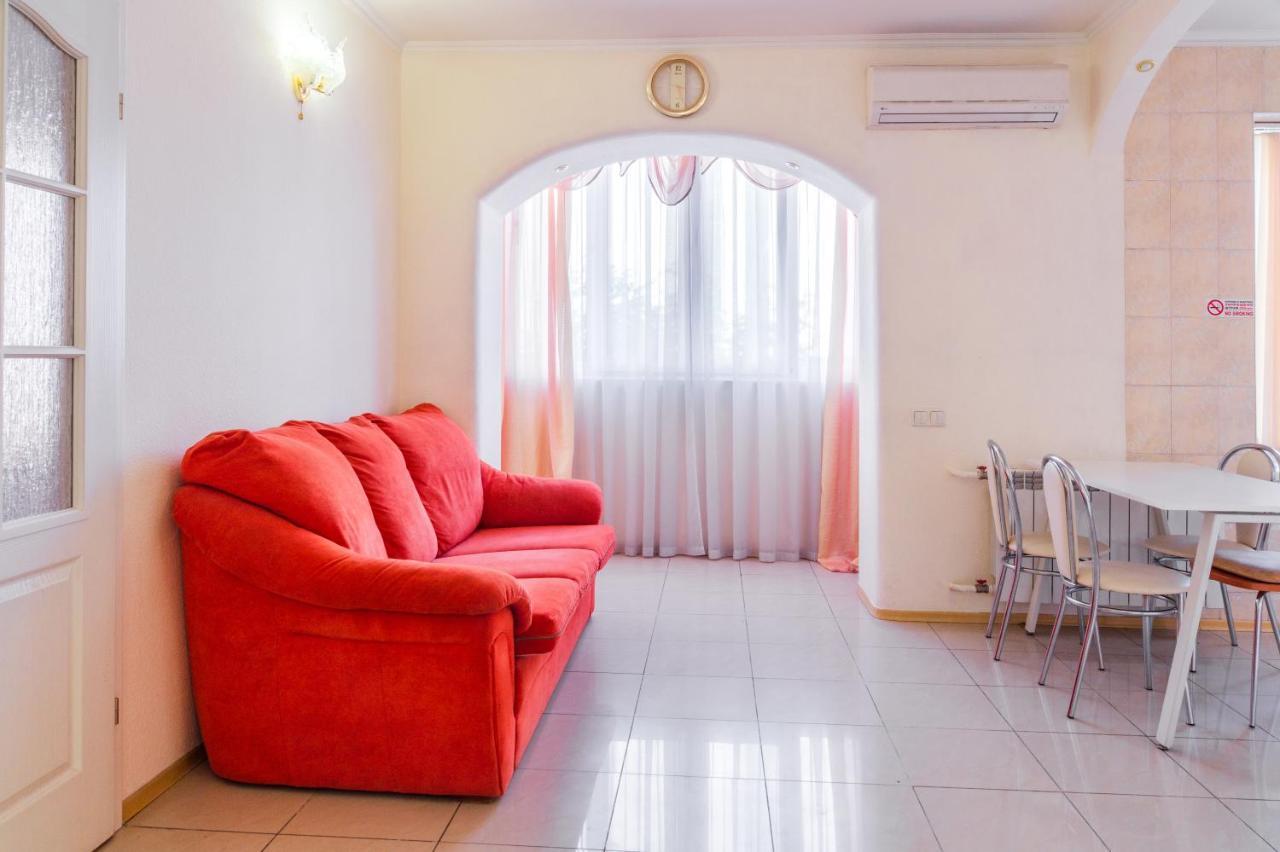 Apartment Triokhsviatytelskaya Street 3 Kiev Buitenkant foto