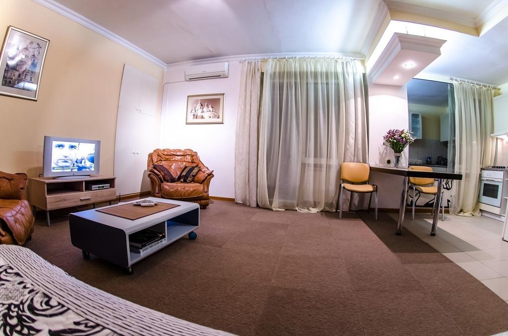 Apartment Triokhsviatytelskaya Street 3 Kiev Buitenkant foto
