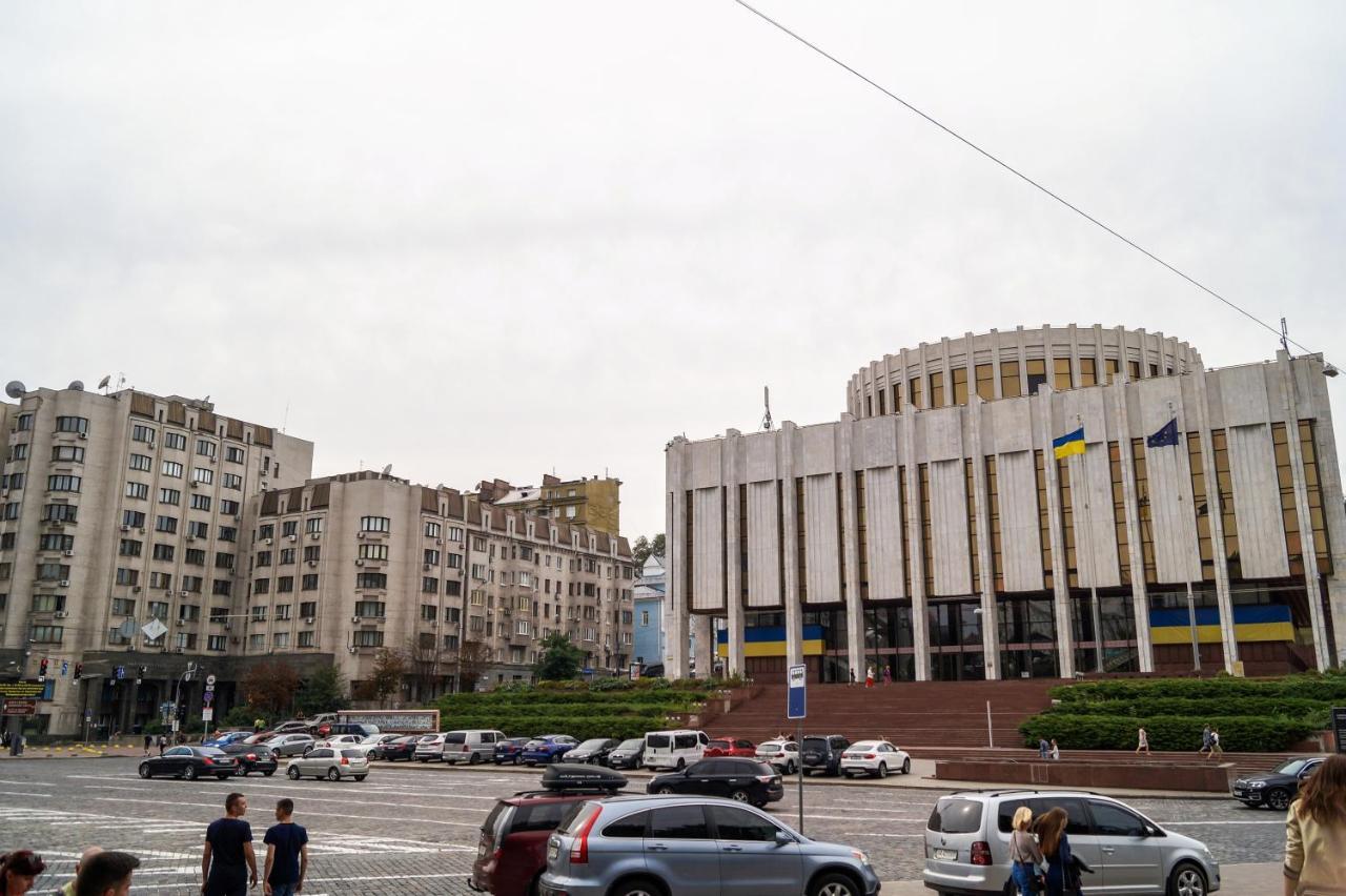 Apartment Triokhsviatytelskaya Street 3 Kiev Buitenkant foto